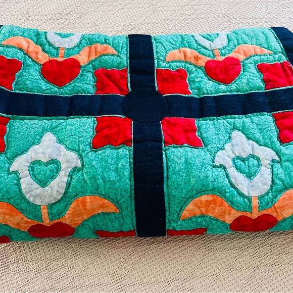 Vintage Handmade Quilt – 55” x 65” – Folk Art Appliqué Hearts & Tulips – Denim - Picture 14 of 15